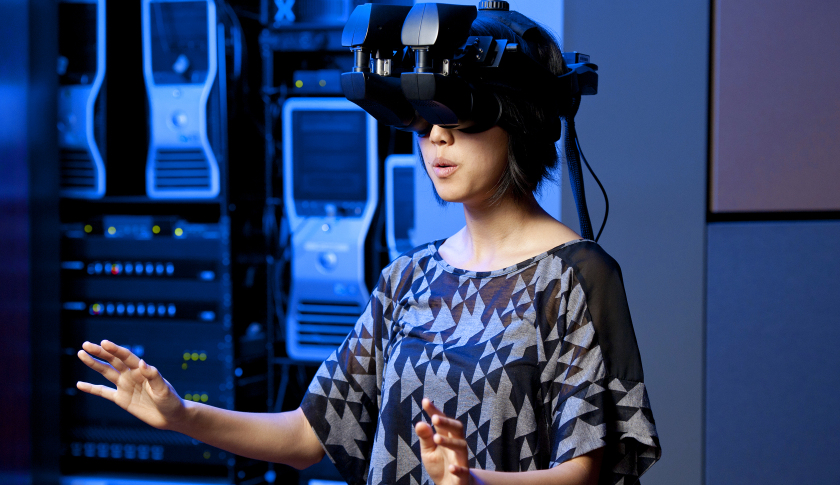 Sophomore Tina Roh experiences the virtual world that she helps